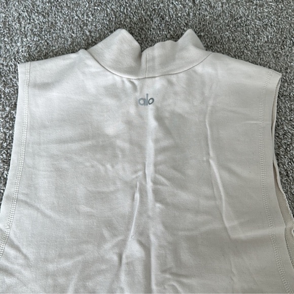 ALO Yoga Cream Muscle Tee - Picture 2 of 4